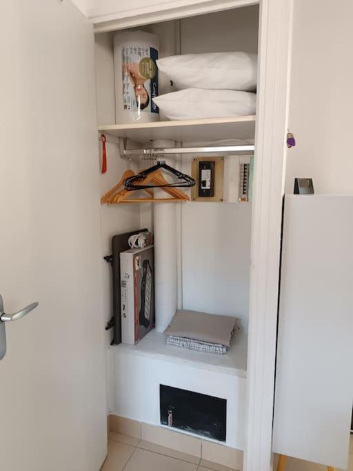 Studio Renove Dans Residence De Vacances Avec Grande Piscine Chauffee, Parking Et Terrasse 阿格德 外观 照片