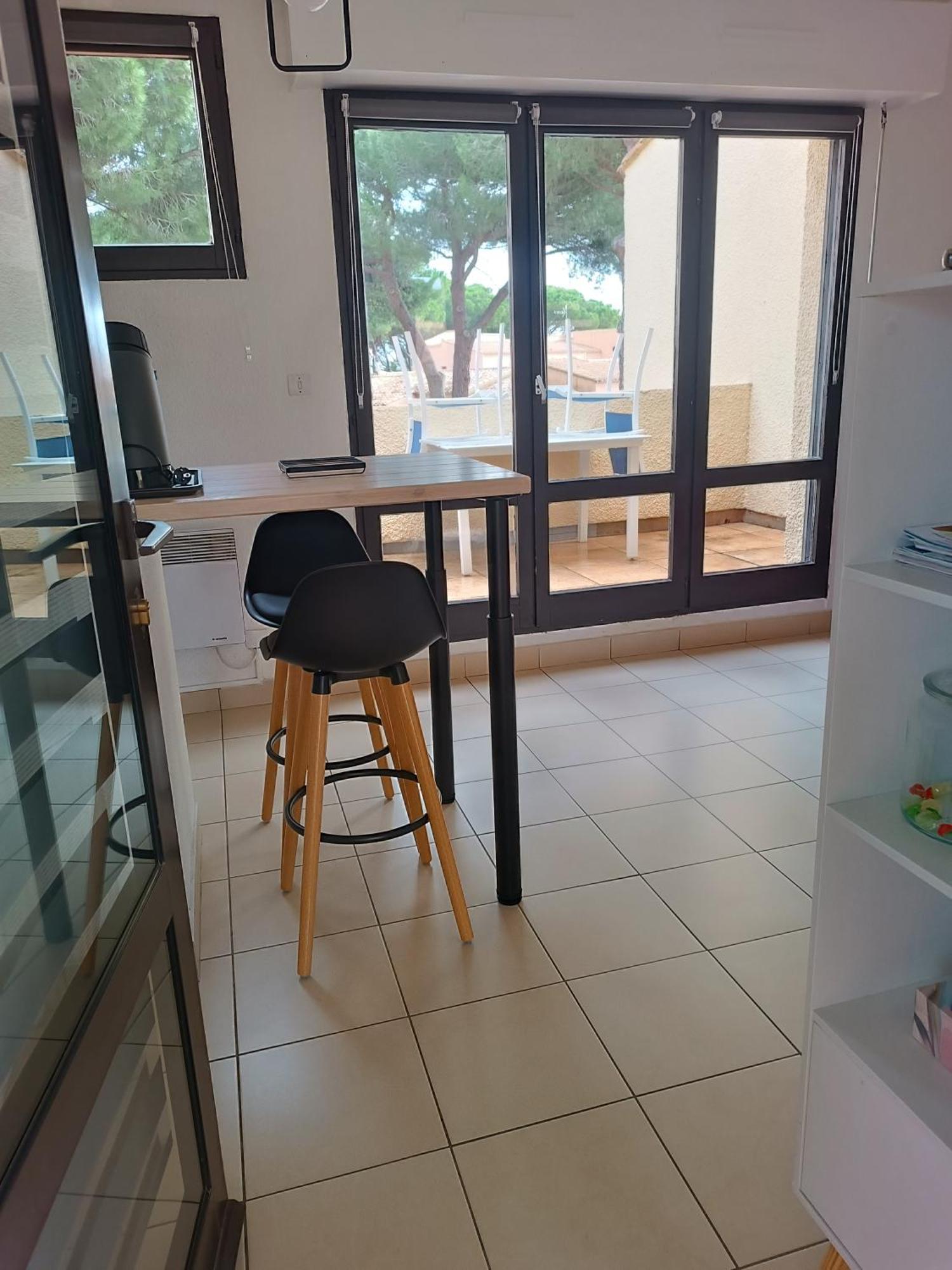 Studio Renove Dans Residence De Vacances Avec Grande Piscine Chauffee, Parking Et Terrasse 阿格德 外观 照片
